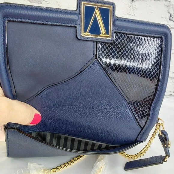 'VICTORIA'S SECRET' MONOGRAM CROC ACCENT CHAIN LINK CROSSBODY BAG - Picture 8 of 16